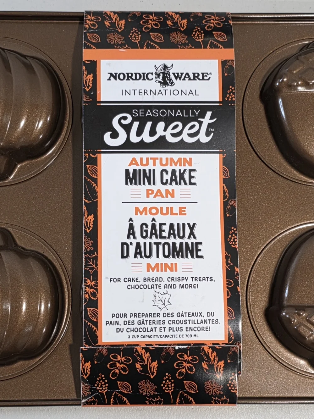 Nordic Ware Seasonally Sweet Autumn Mini Cake Pan - Copper 3 Cup 6 Cavity NEW